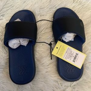 NWT* 13 Kids’ Cypress Slip-On Sandals- All in Motion Dark Blue 13